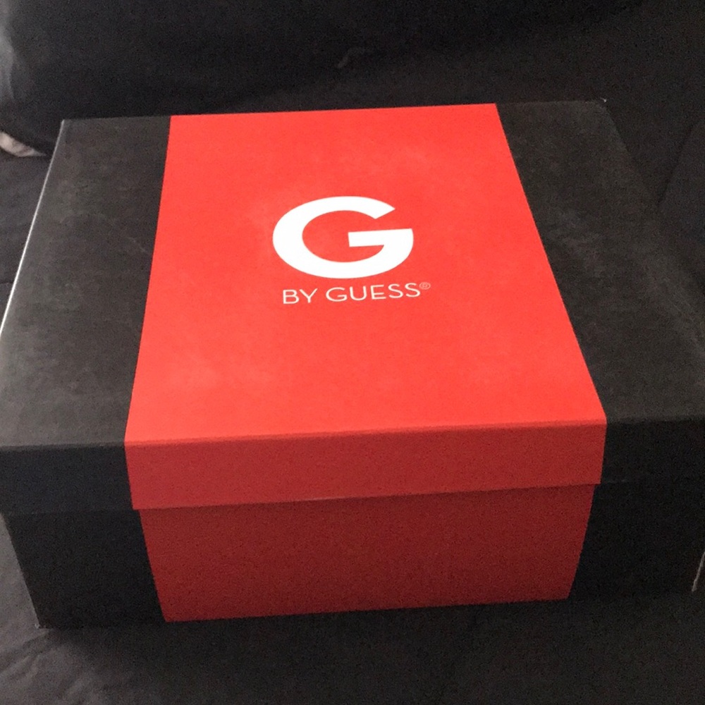 Shoes - Picture 4 of 5